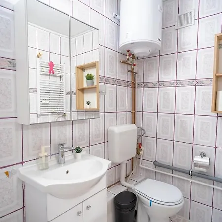 Serene 1br With Workspace