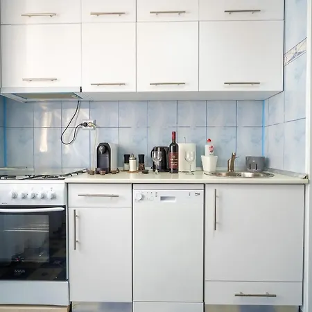 Serene 1br With Workspace *