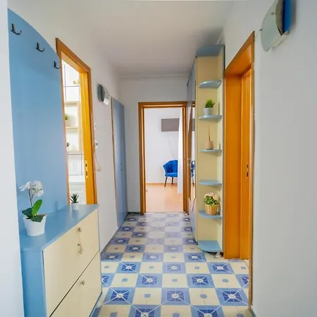 Serene 1br With Workspace *