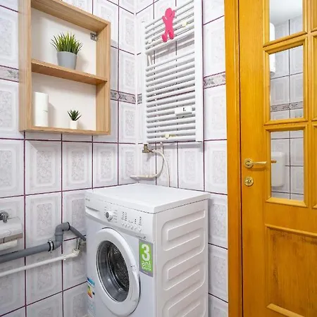 Apartment Serene 1br With Workspace