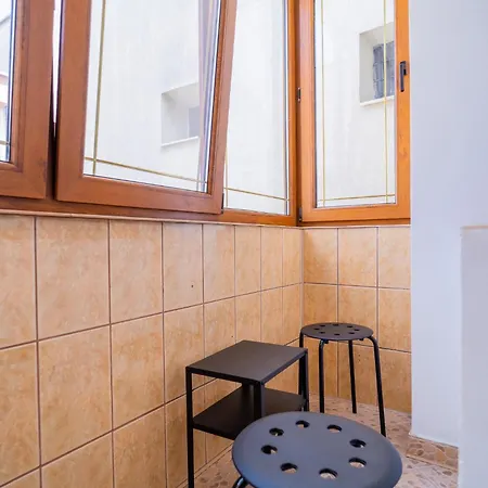 Serene 1br With Workspace *