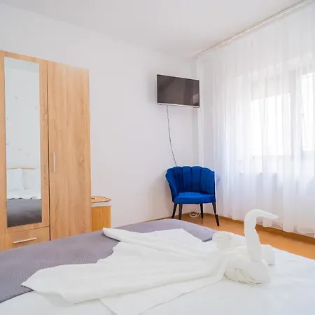 Serene 1br With Workspace *