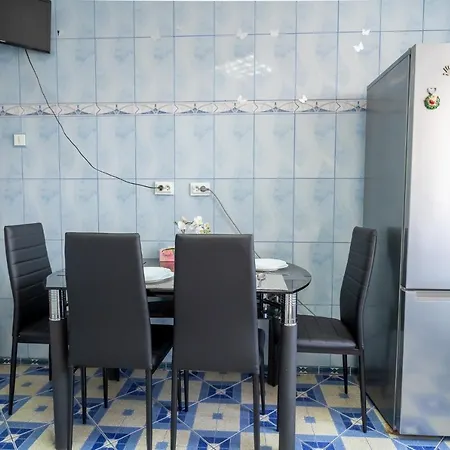 Serene 1br With Workspace *